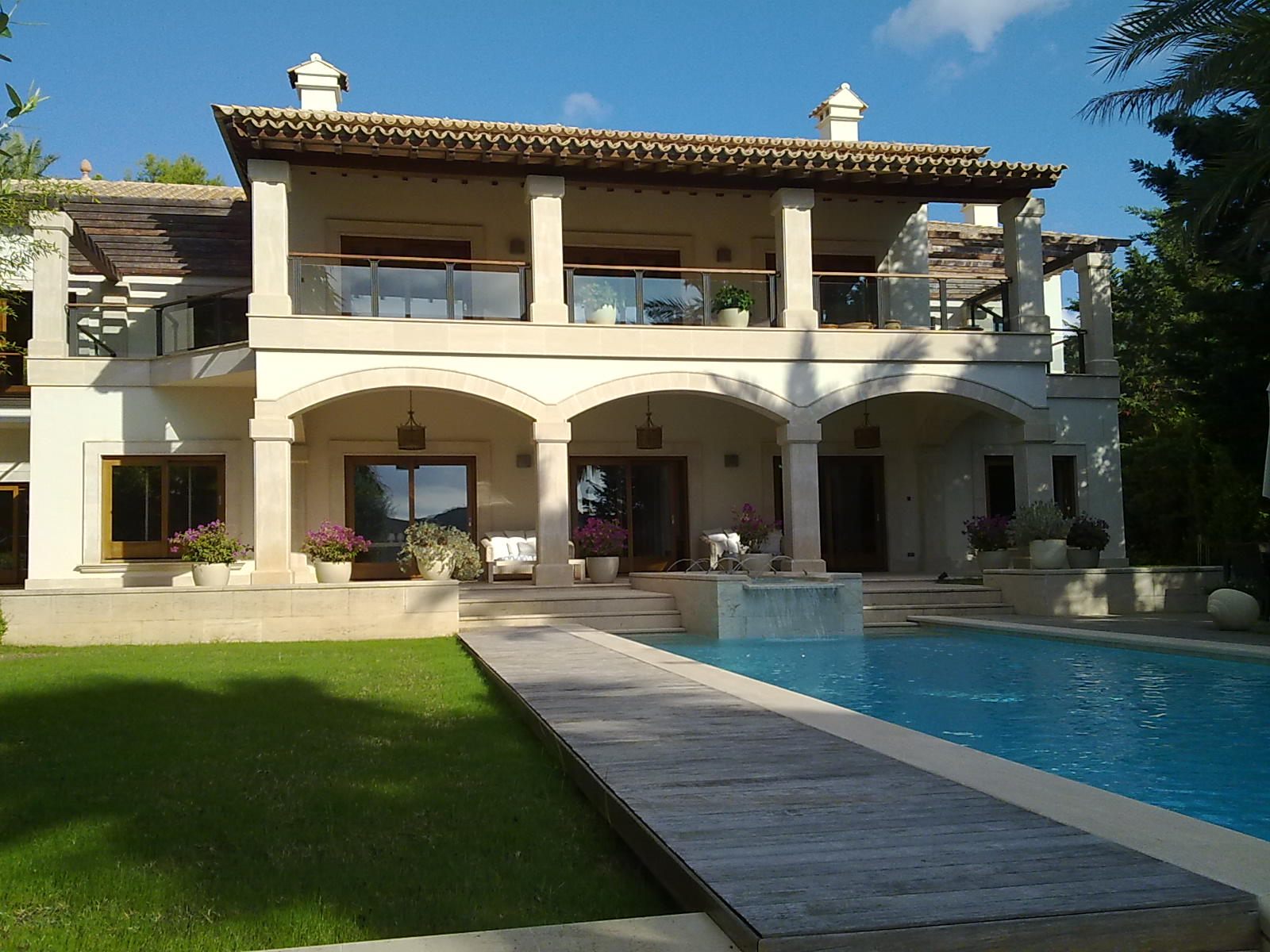 Villa mallorquina con porche, terraza y piscina